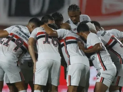 São Paulo encara lanterna Chapecoense por respiro no Brasileirão; times