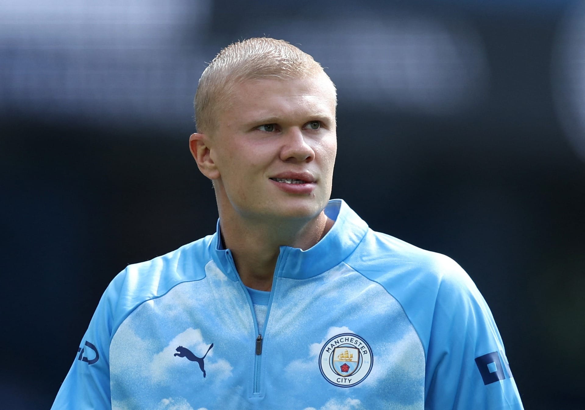 Haaland aparece com novo visual em estreia na Premier League; confira - QTU Questões do Universo