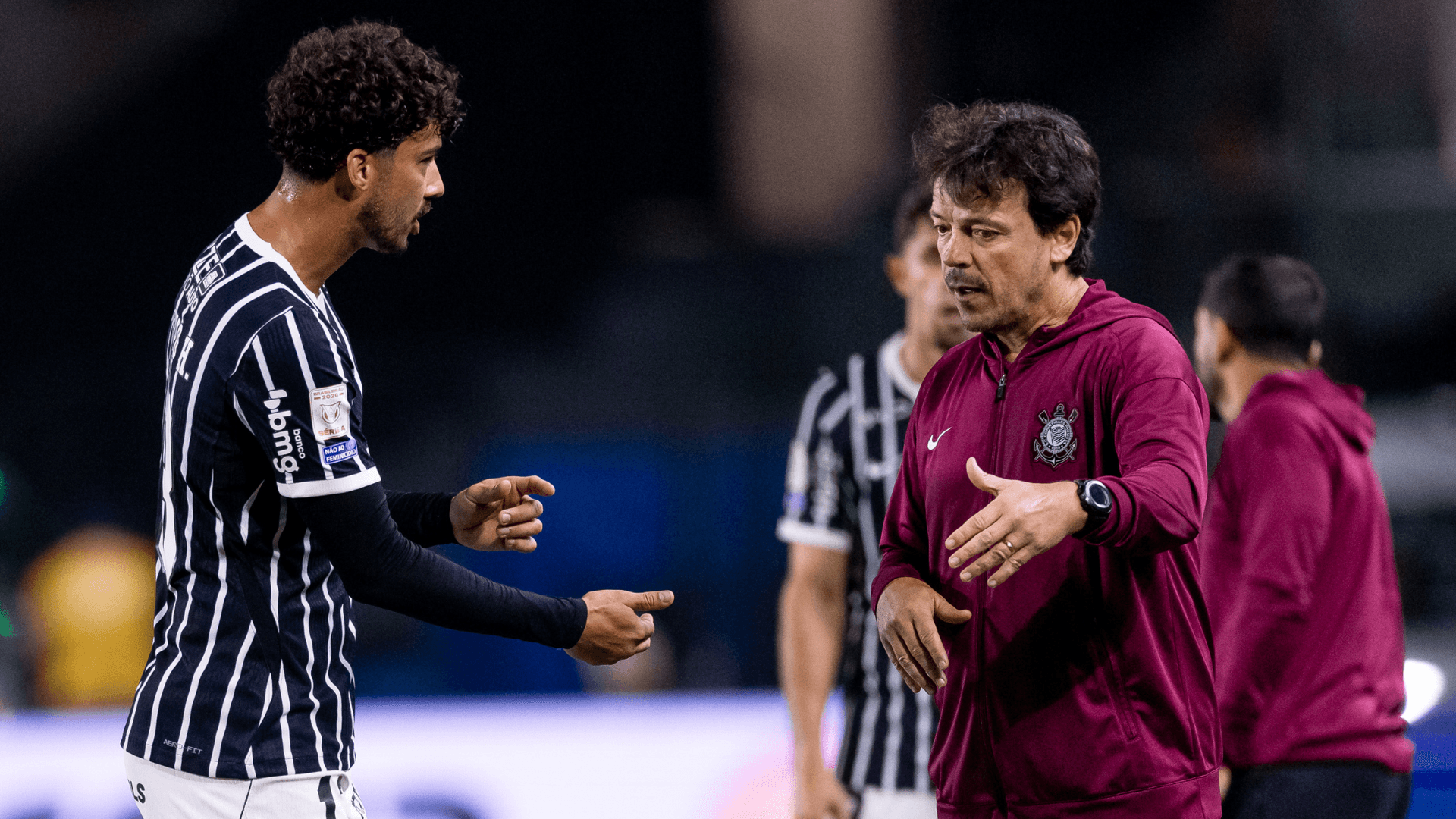 Diniz elogia Memphis após derrota para o Coritiba: "É um extraclasse"