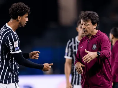 Diniz elogia Memphis após derrota para o Coritiba: "É um extraclasse"