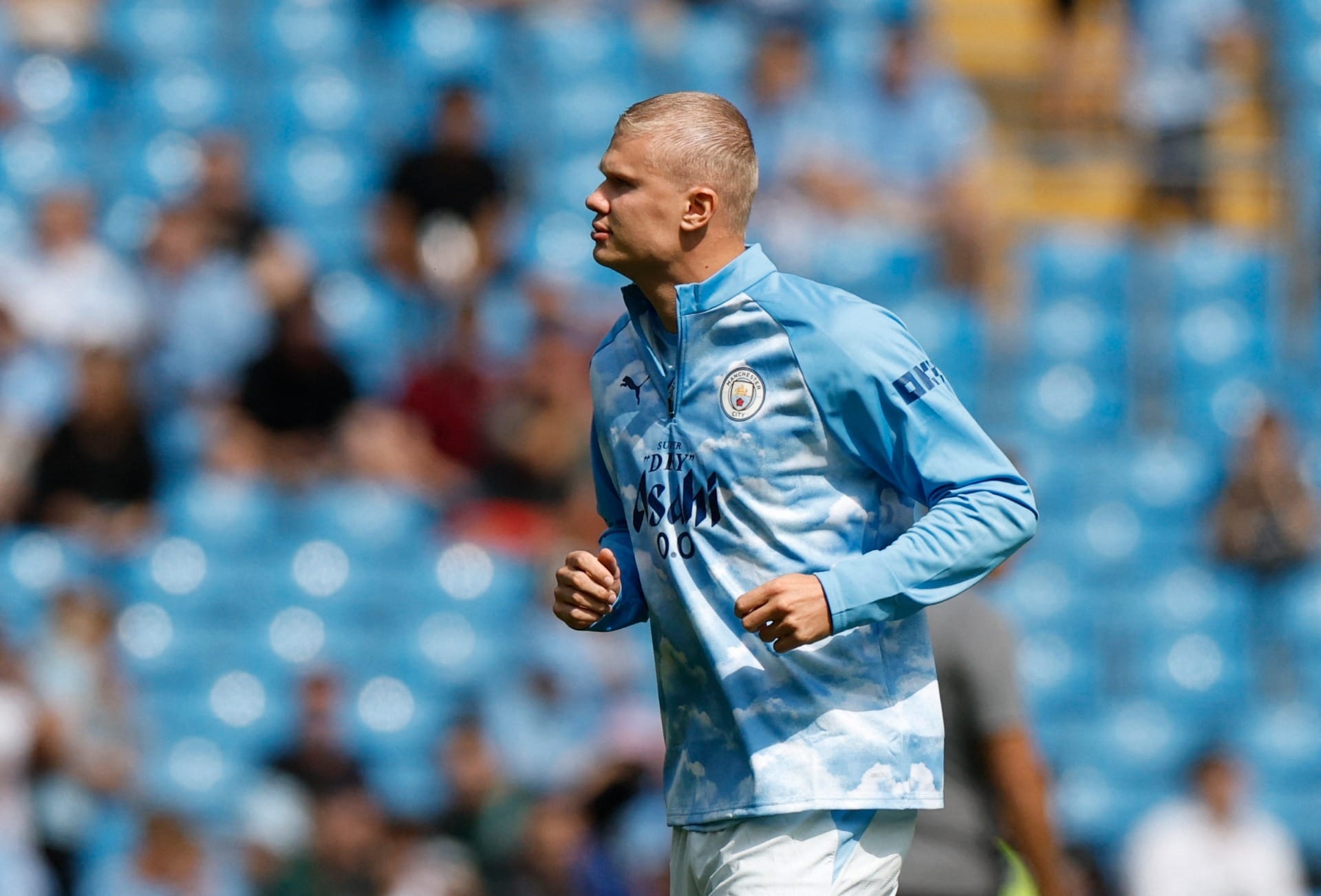 Haaland aparece com novo cabelo antes de City x Bournemouth (Foto: REUTERS/Chris Radburn)