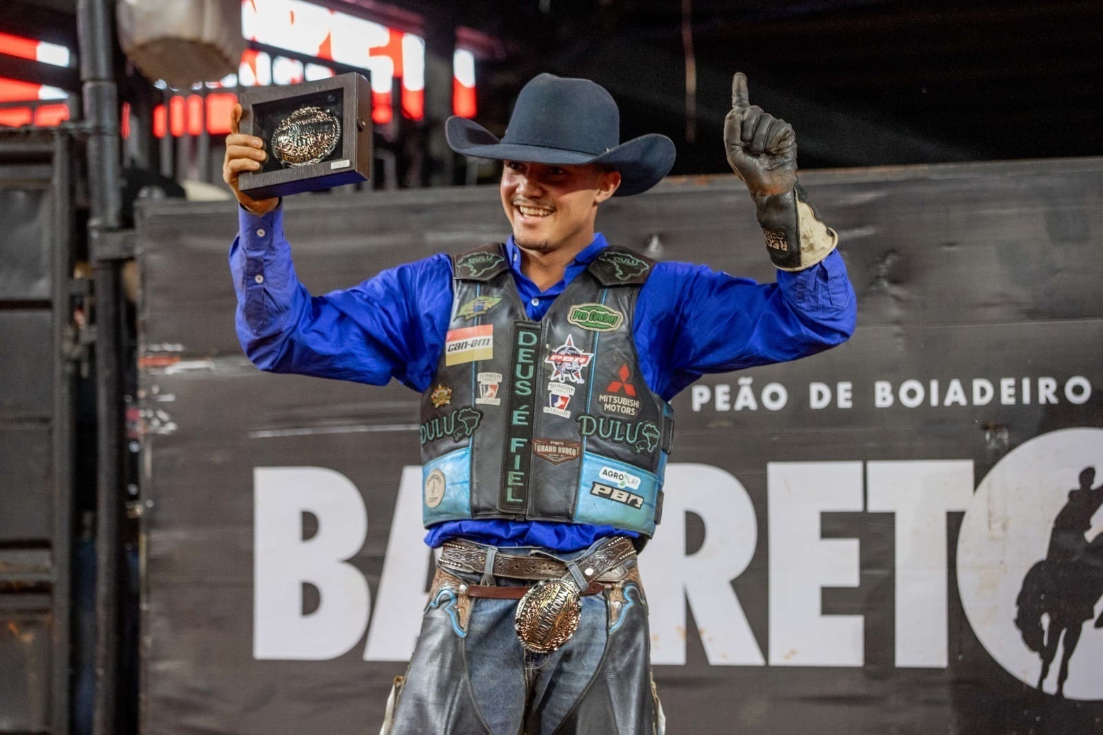 Peão João Paulo Velasco vence round e amplia liderança da PBR em Barretos - QTU Questões do Universo
