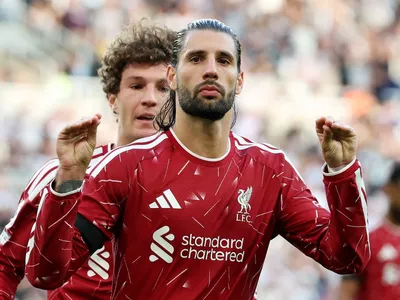 Szoboszlai marca no fim e garante empate do Liverpool contra o Newcastle
