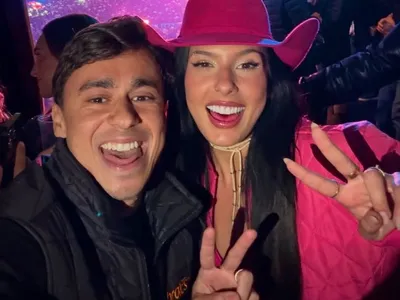 CRITICOU A CANTORA