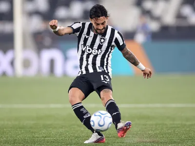 Botafogo x Athletico-PR: prováveis escalações para duelo no Rio de Janeiro