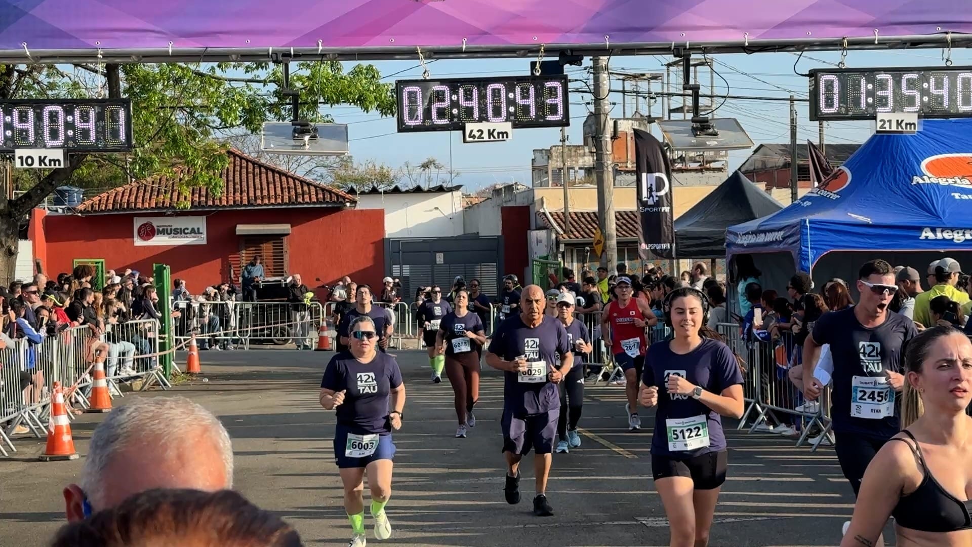 Com 3 mil atletas, Taubaté realiza primeira maratona de 42 km - QTU Questões do Universo