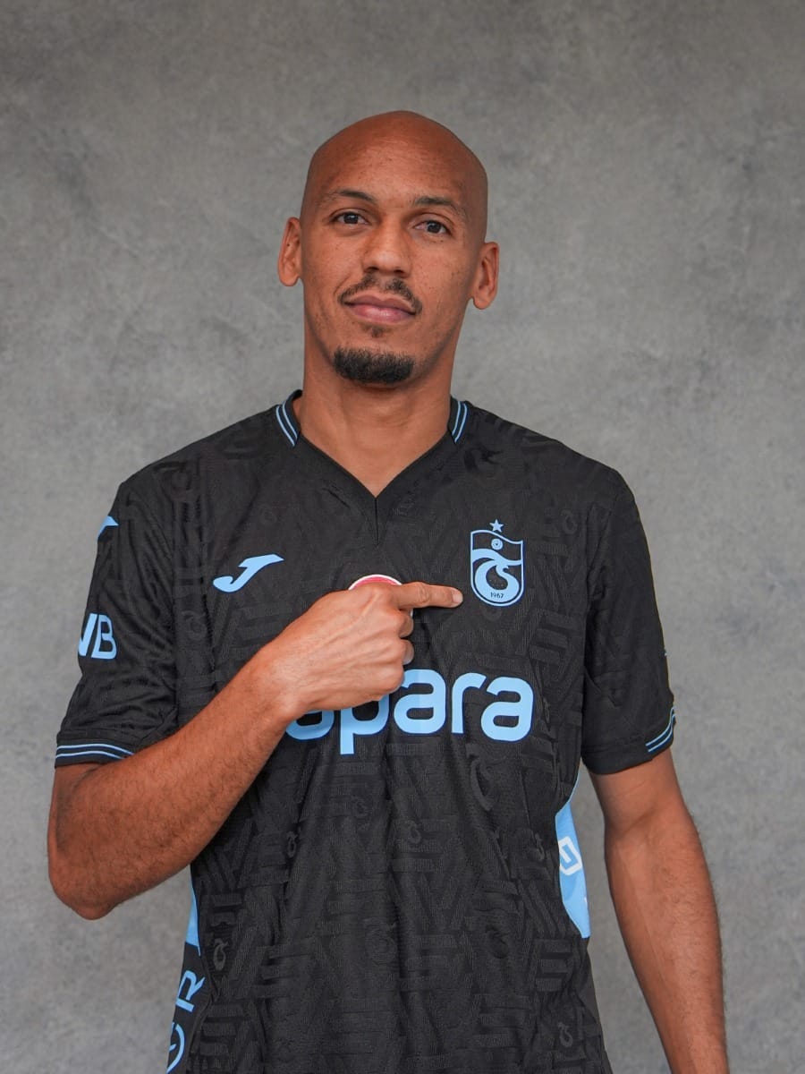 Trabzonspor anuncia a contratação de Fabinho e frustra clubes brasileiros