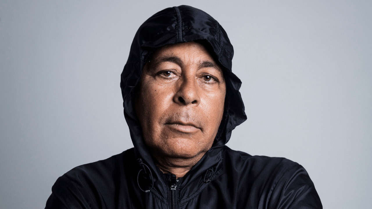 Cantor, compositor, produtor, baixista e guitarrista baiano Hyldon — Divulgação