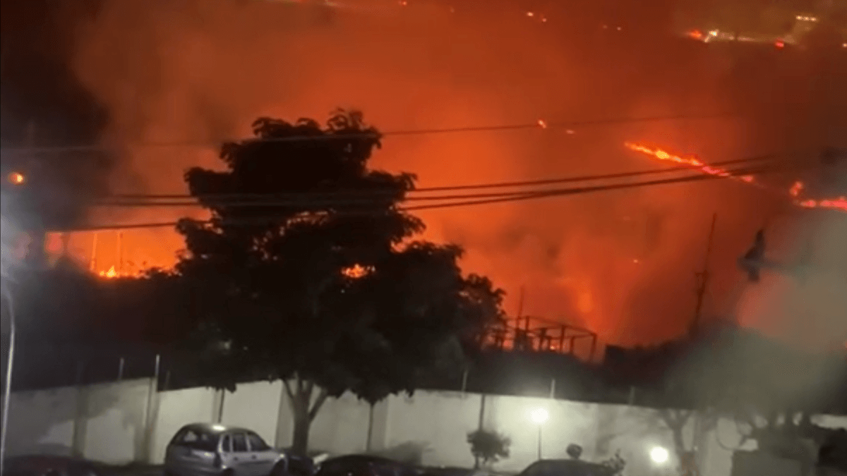 Incêndio atinge área de vegetação próxima a duto da Petrobras em São José