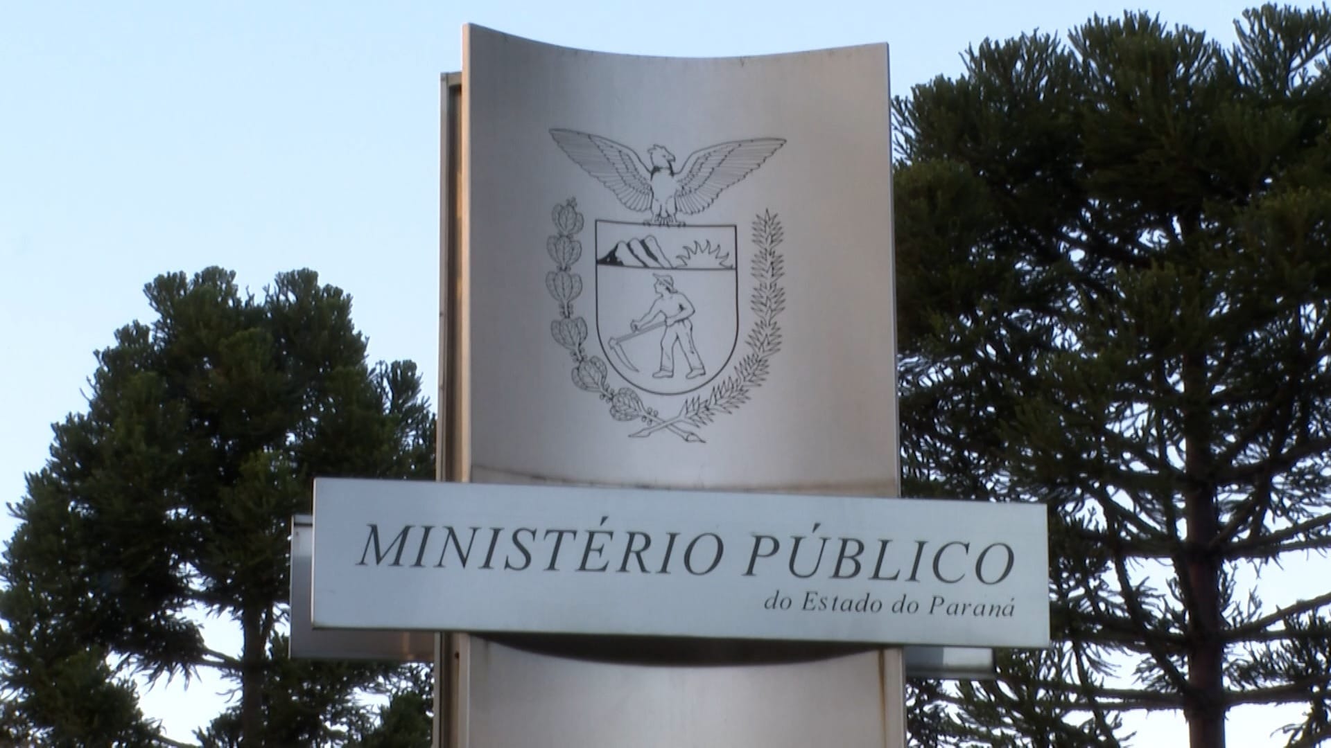 MP denuncia quatro PMs por roubo a caminhoneiro no Paraná - QTU Questões do Universo
