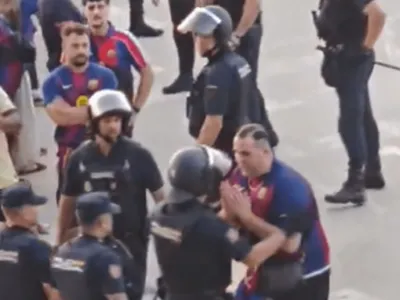 Barcelona detona ação policial contra seus torcedores em jogo de La Liga