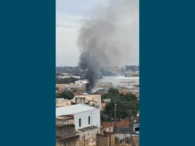 Incêndio atinge fábrica de sacos de lixo em Itapira