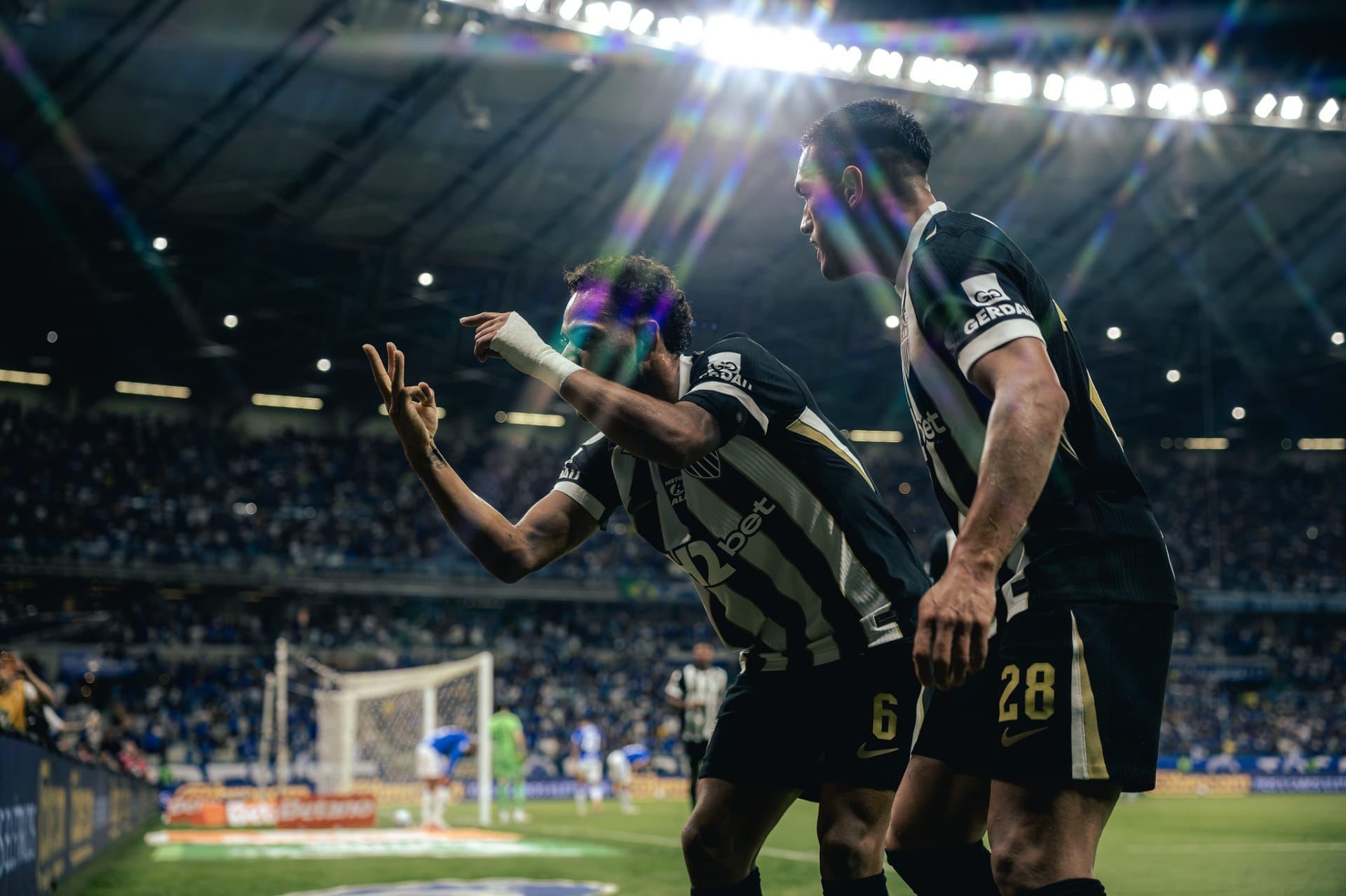 Renan Lodi explica comemorao diferente no clssico cont | Esportes - Imagem 2 | QTU - Notícias