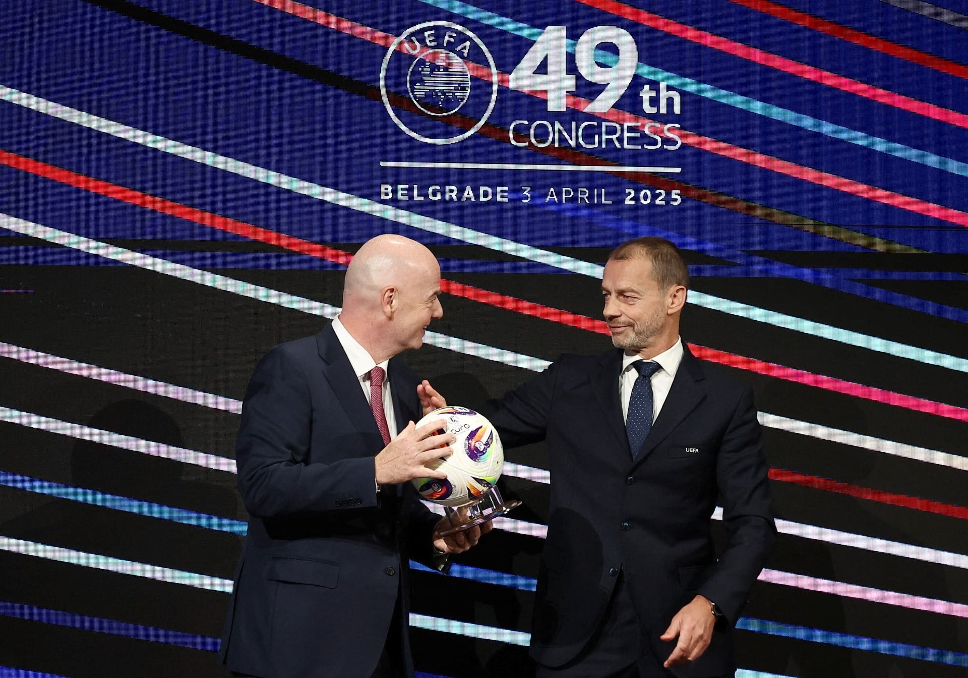 Uefa desiste de boicote à Fifa após garantia da entidade máxima do futebol - QTU Questões do Universo