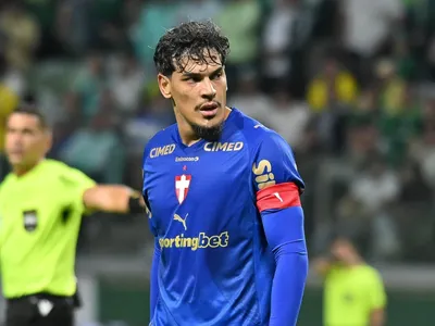 Preocupação para o Palmeiras: Gómez sai do clássico com problema muscular
