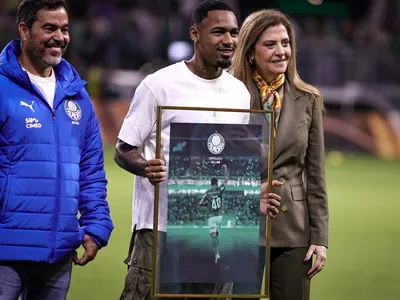 Palmeiras faz homenagem e se despede de Allan, reforço do Manchester City