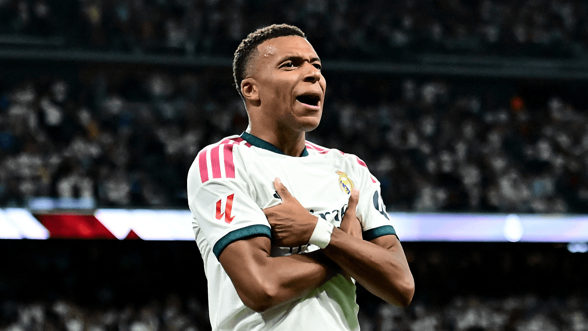 Mourinho se rende a Mbappé e manda recado sobre Bola de Ouro