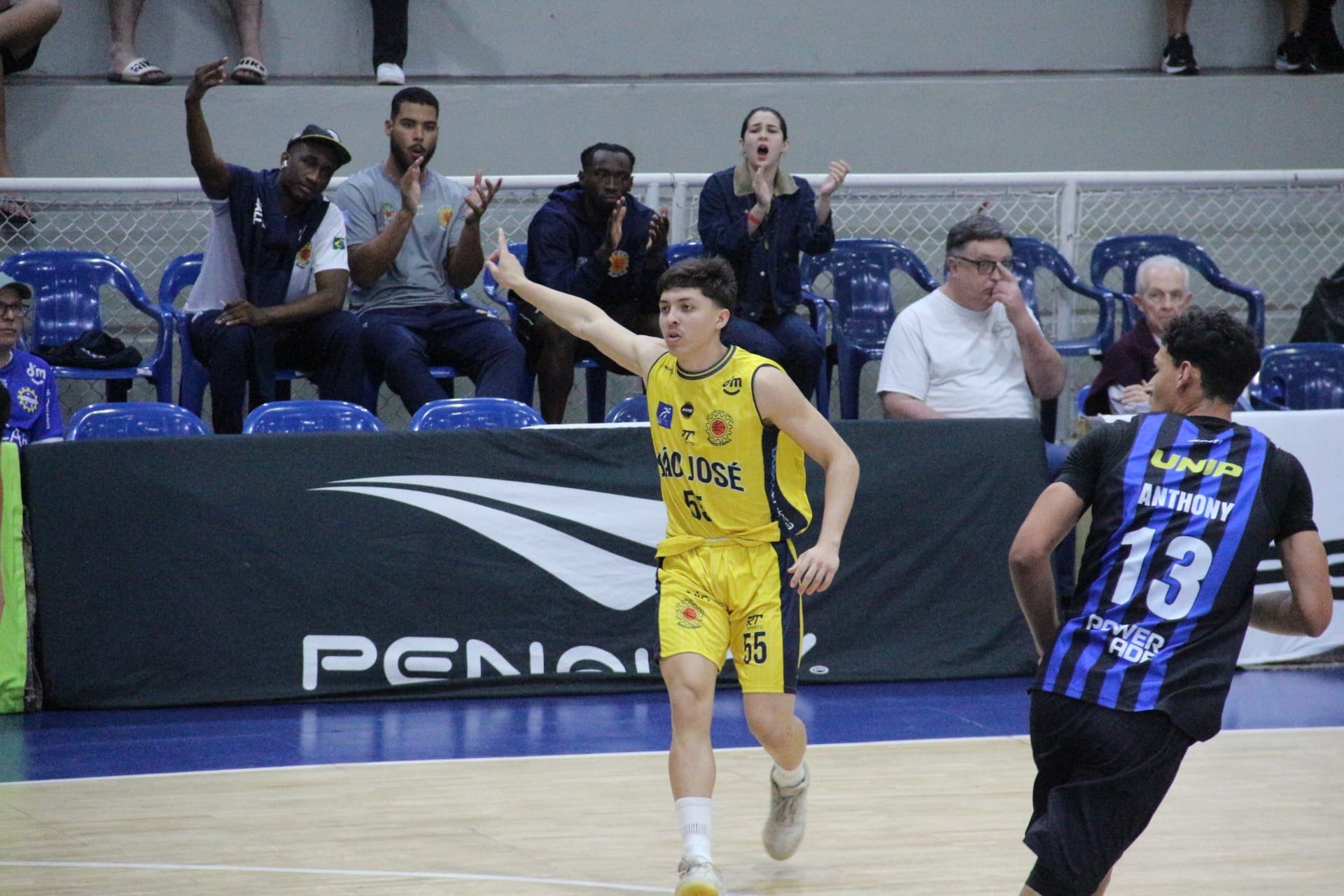 Em jogo decidido no último lance, São José Basketball perde para Pinheiros - QTU Questões do Universo