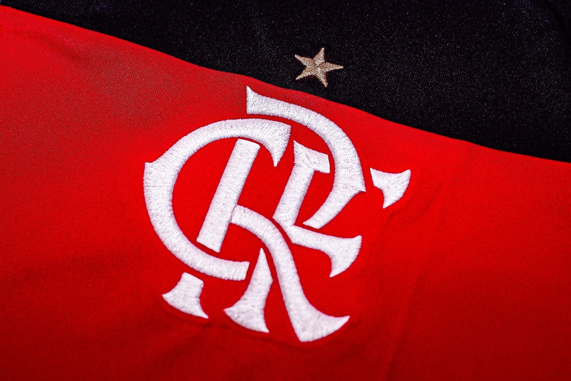 Flamengo aprova abertura de investigação sobre SAF do Vasco; entenda