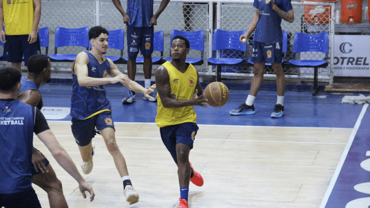 Thompson é liberado para estrear pelo São José após problemas com visto - QTU Questões do Universo