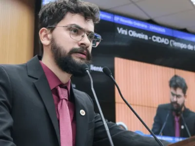 Comissão Processante aprova relatório que pede cassação de Vini Oliveira