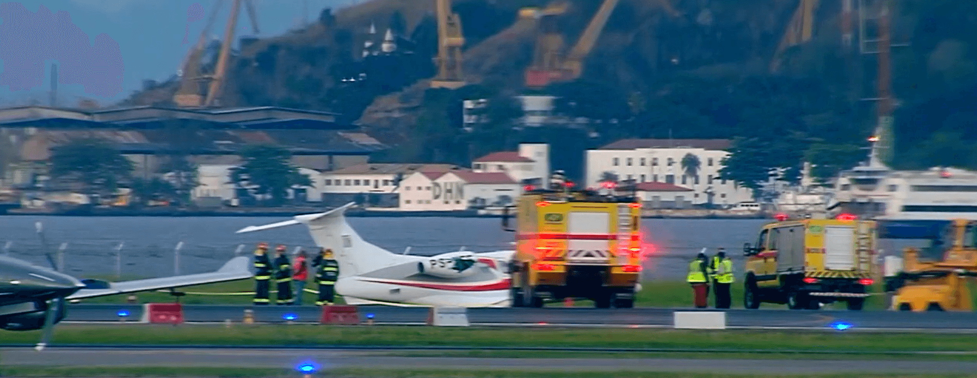 Pista do Aeroporto Santos Dumont é liberado após retirada de jatinho