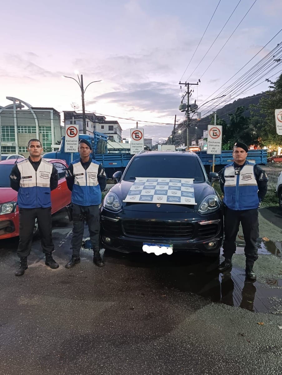 Porsche Cayenne com restrição por estelionato é apreendido na Barra - QTU Questões do Universo