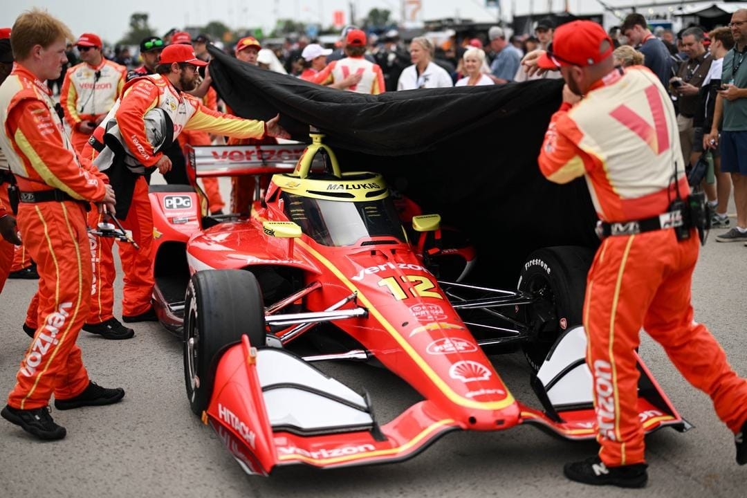 Chuva interrompe corrida da Indy em Milwaukee na volta 91 - QTU Questões do Universo