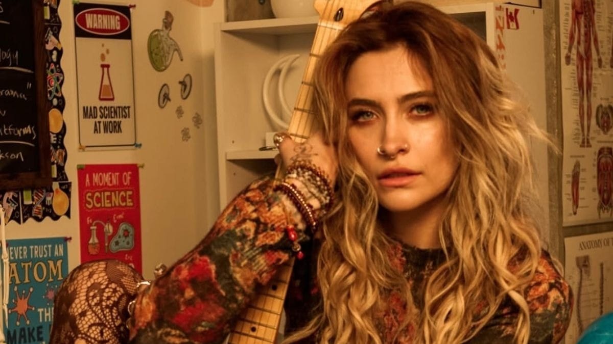 Paris Jackson lança música no dia que Michael Jackson completaria 68 anos
