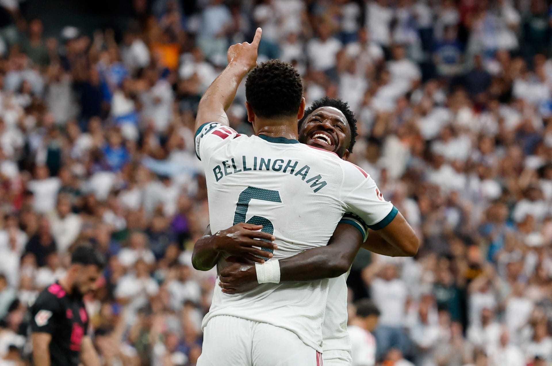 Bellingham brilha, Vini participa de gol e Real Madrid atropela o Málaga - QTU Questões do Universo