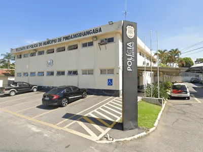 Mulher é morta a tiros e filho fica ferido em Pindamonhangaba