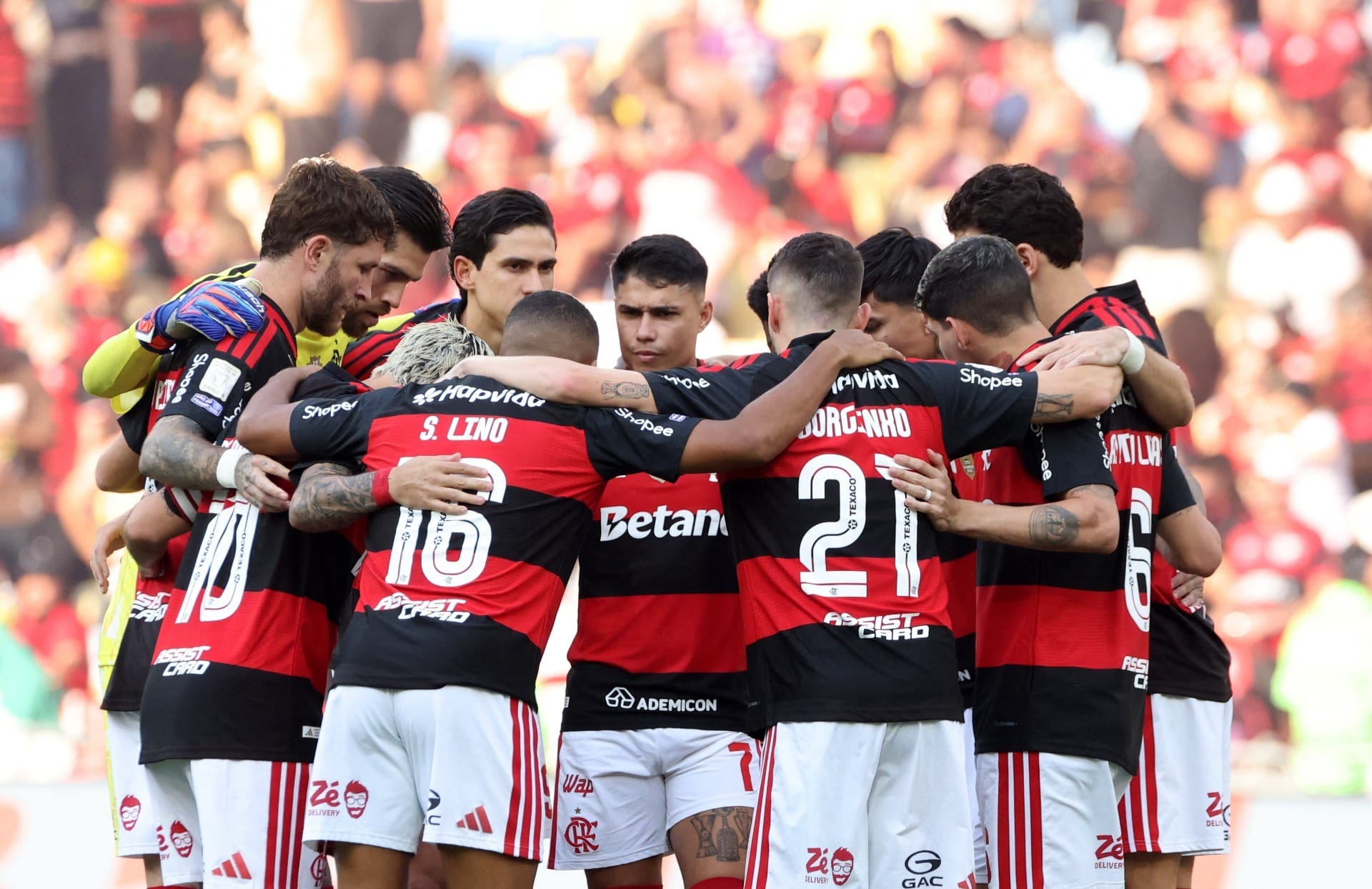 Técnico critica gramado do Maracanã: "Não está no nível do Flamengo" - QTU Questões do Universo