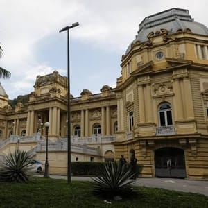 Candidatos ao Governo do Rio cumprem agendas de campanha nesta segunda