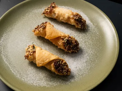 Cannoli de boursin de cabra com tomate confitado | Band Receitas