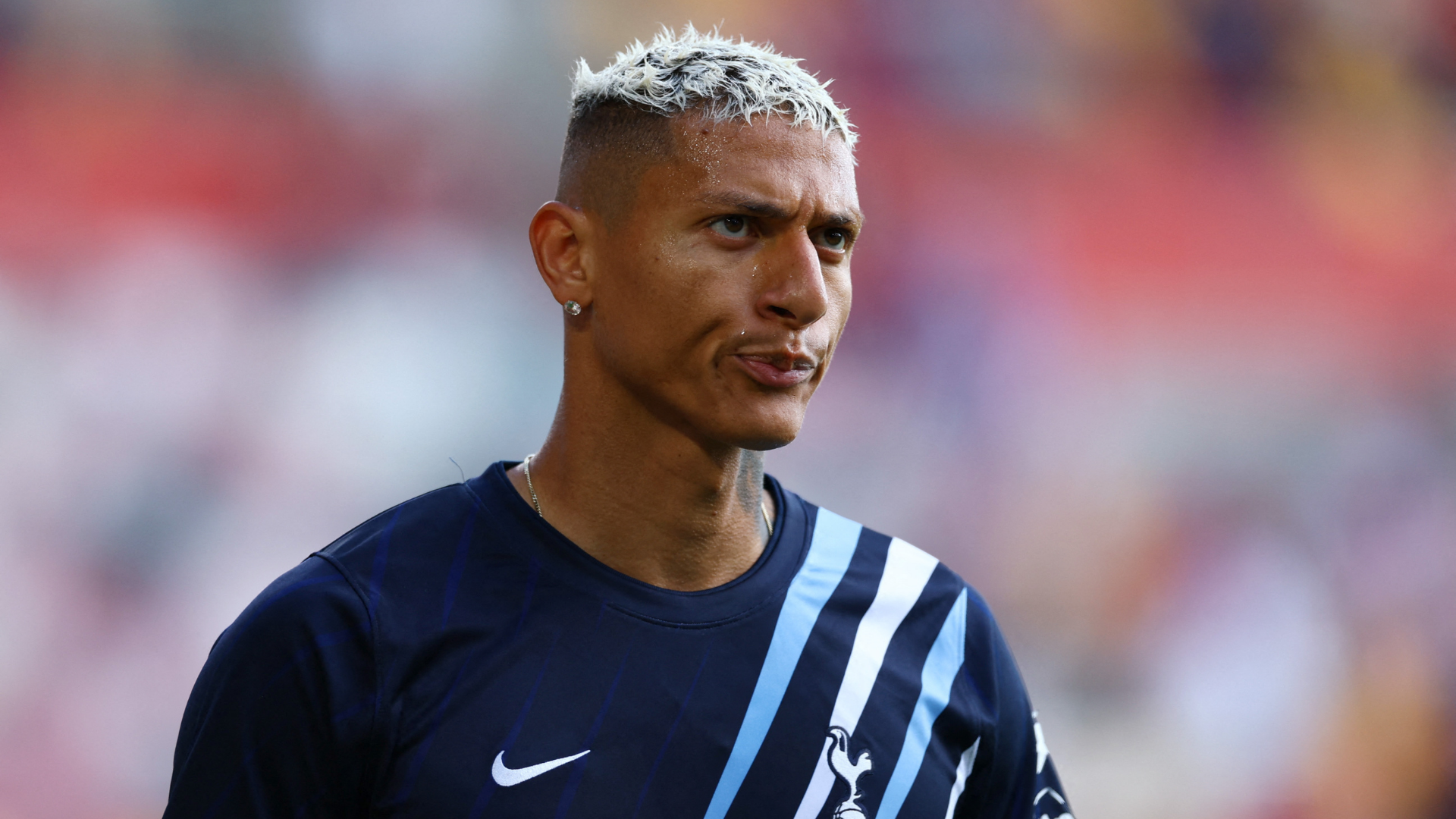 Richarlison reage após ser descartado pelo técnico do Tottenham