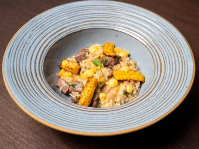Arroz de carreteiro com pinhão, milho e maionese de butiá | Band Receitas