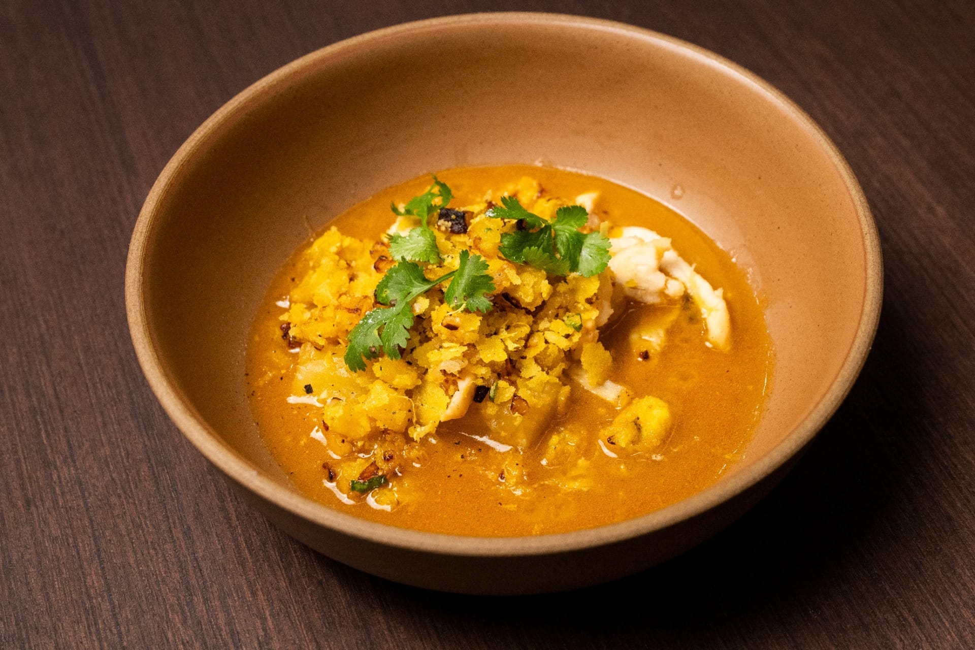 Mojica de pintado com jacaré acompanhada de farofa de banana-da-terra | Band Receitas