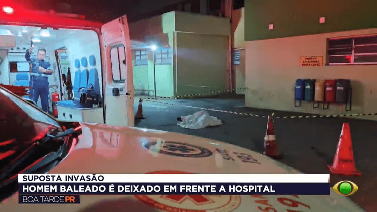 Homem baleado é deixado morto na frente do Hospital do Trabalhador