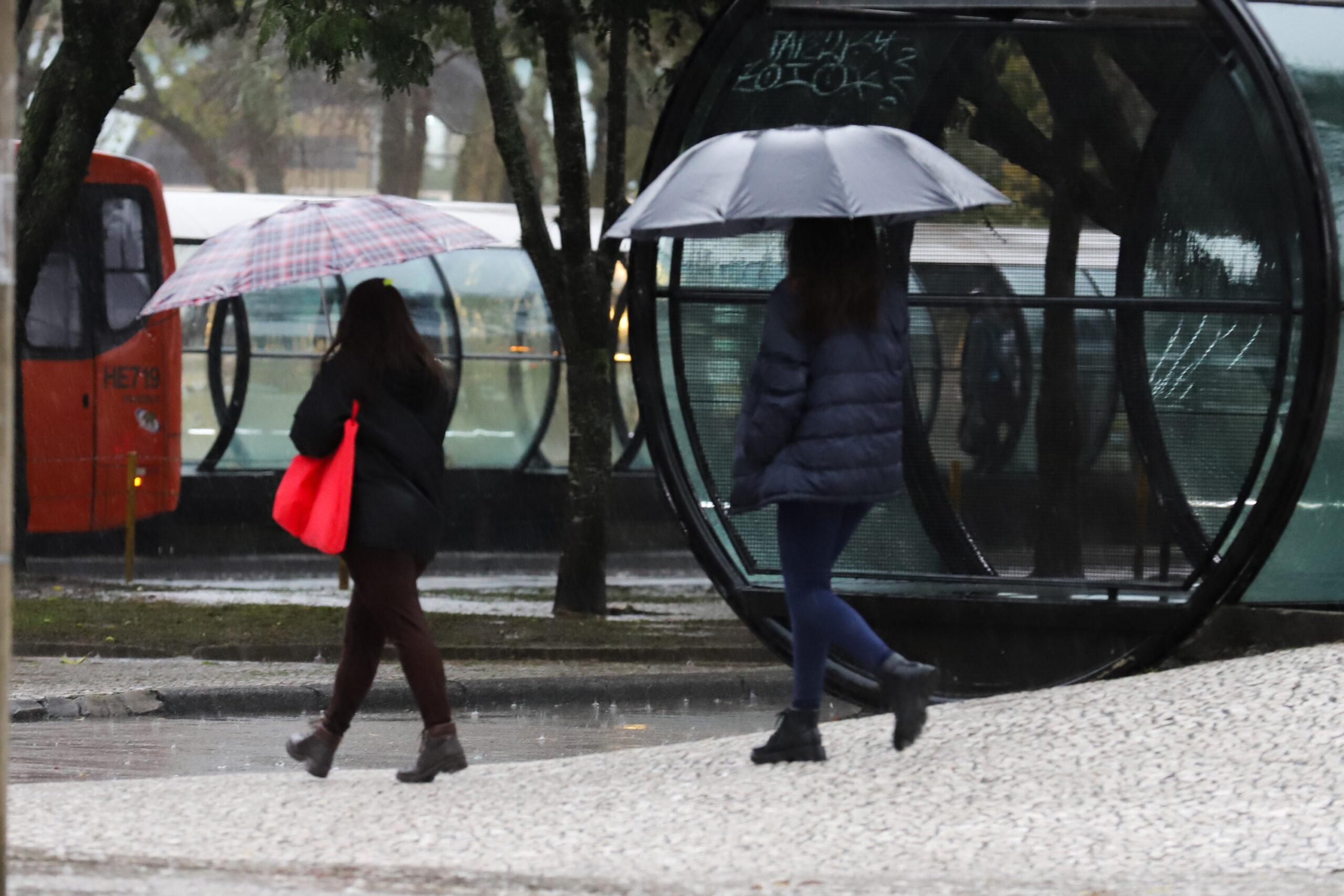 Inverno termina com chuva acima da média e tornados no Paraná