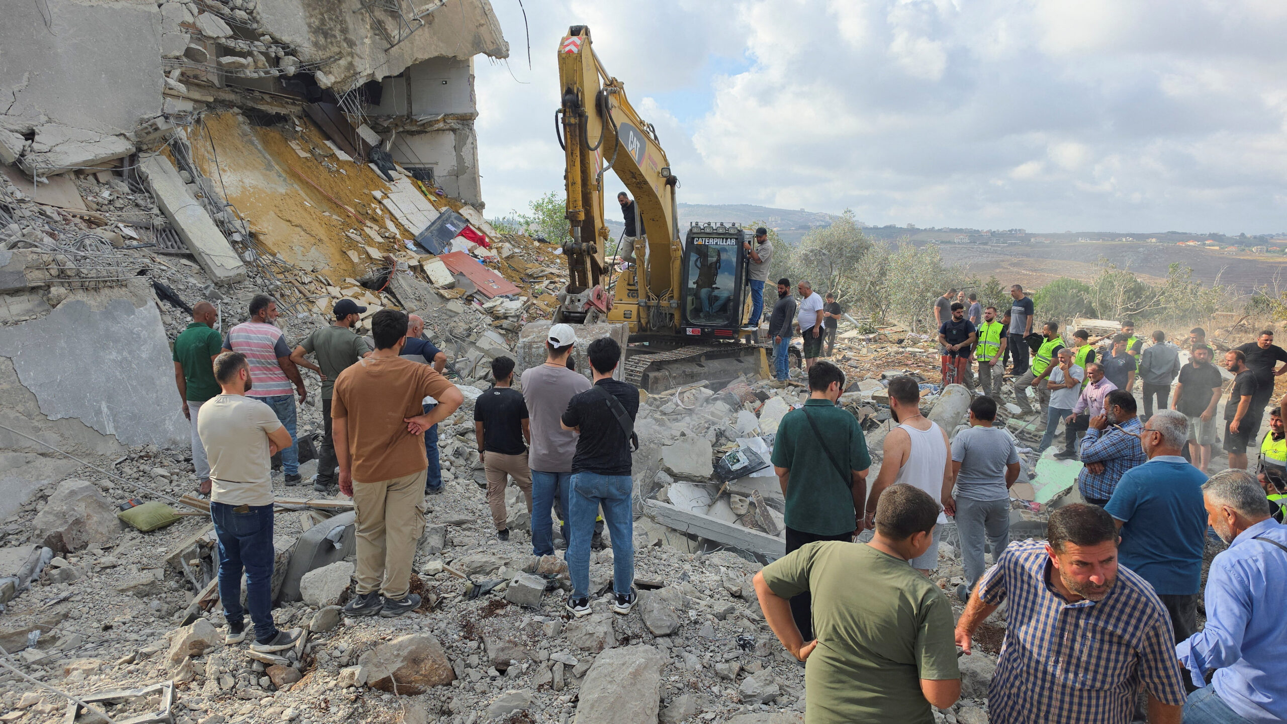 Israel ataca sul do Líbano, deixa 12 mortos e ameaça cessar-fogo