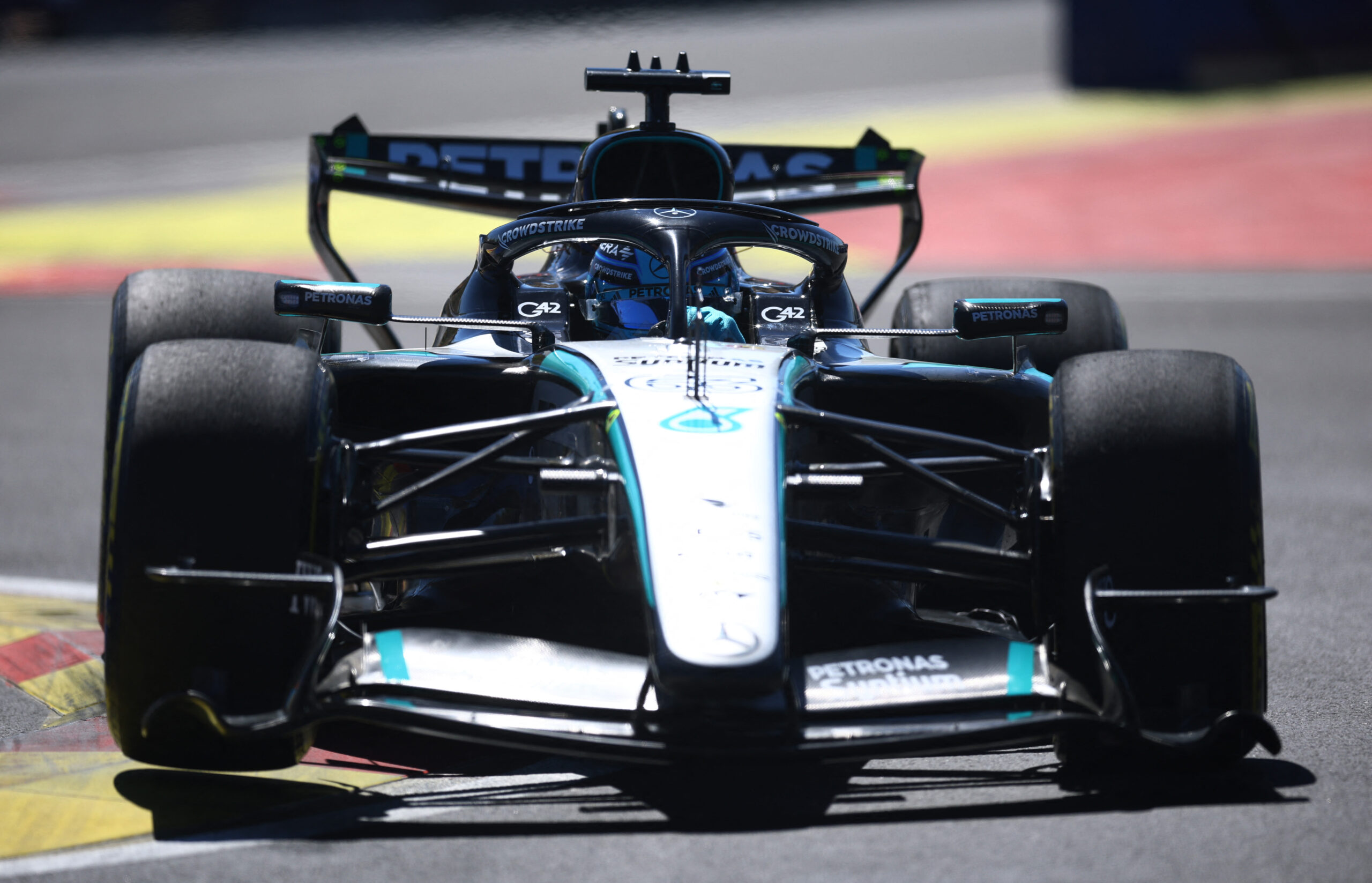 Russell lidera TL1 do GP da Espanha; Bortoleto é 11º