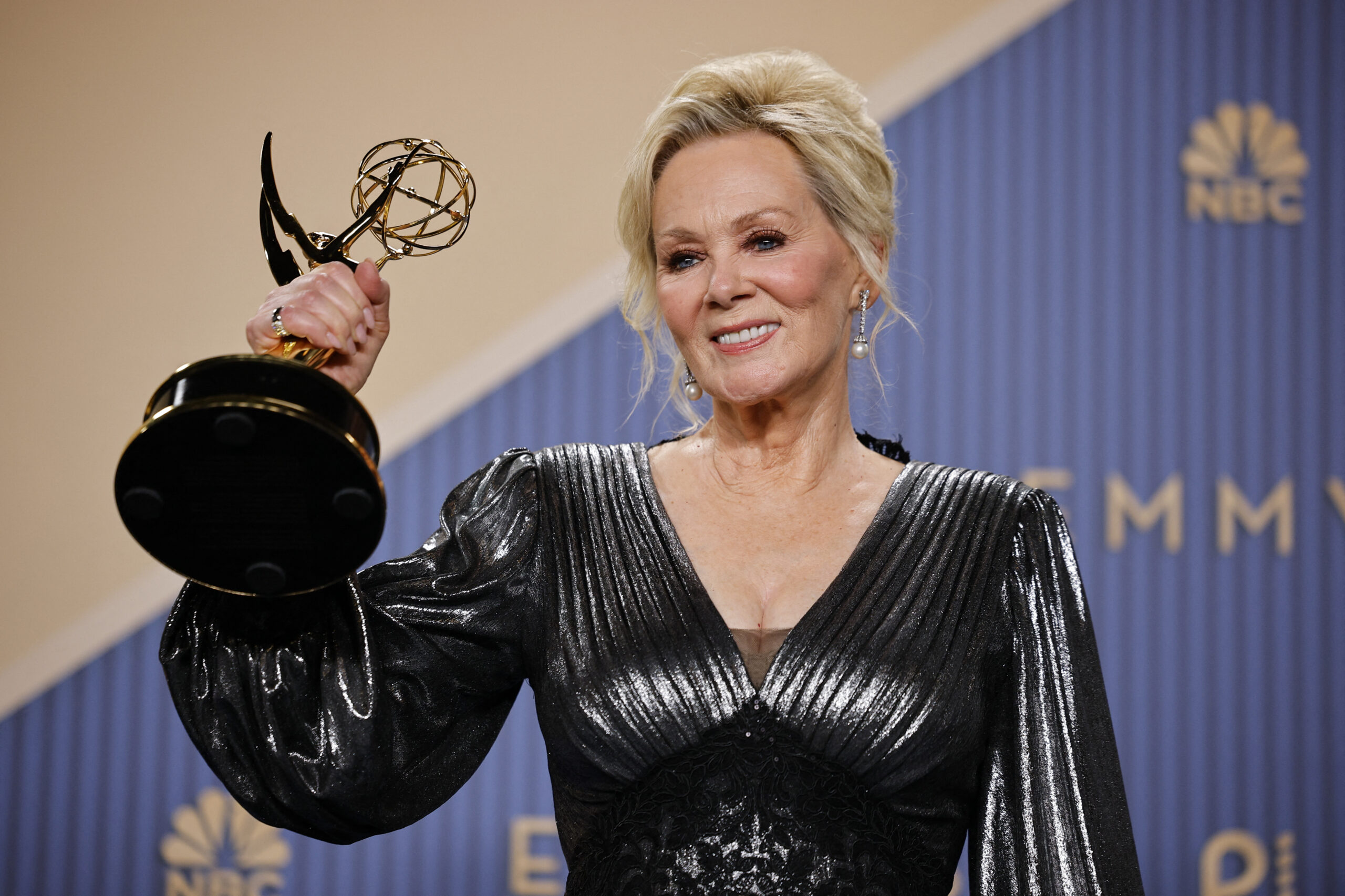 Jean Smart bate recorde histórico no Emmy 2026 com “Hacks”