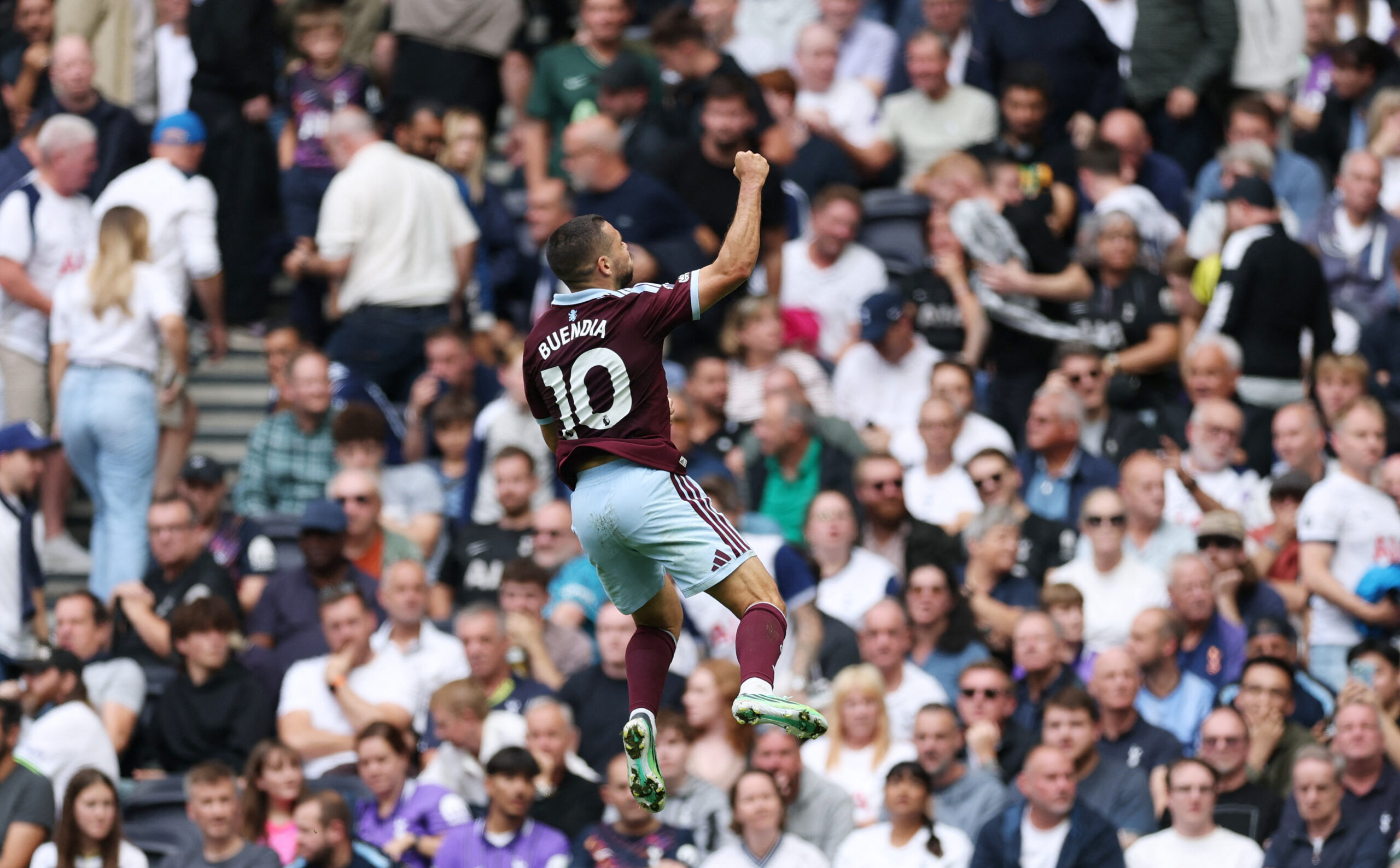 Tottenham perde para o Aston Villa e aumenta jejum na Premier League