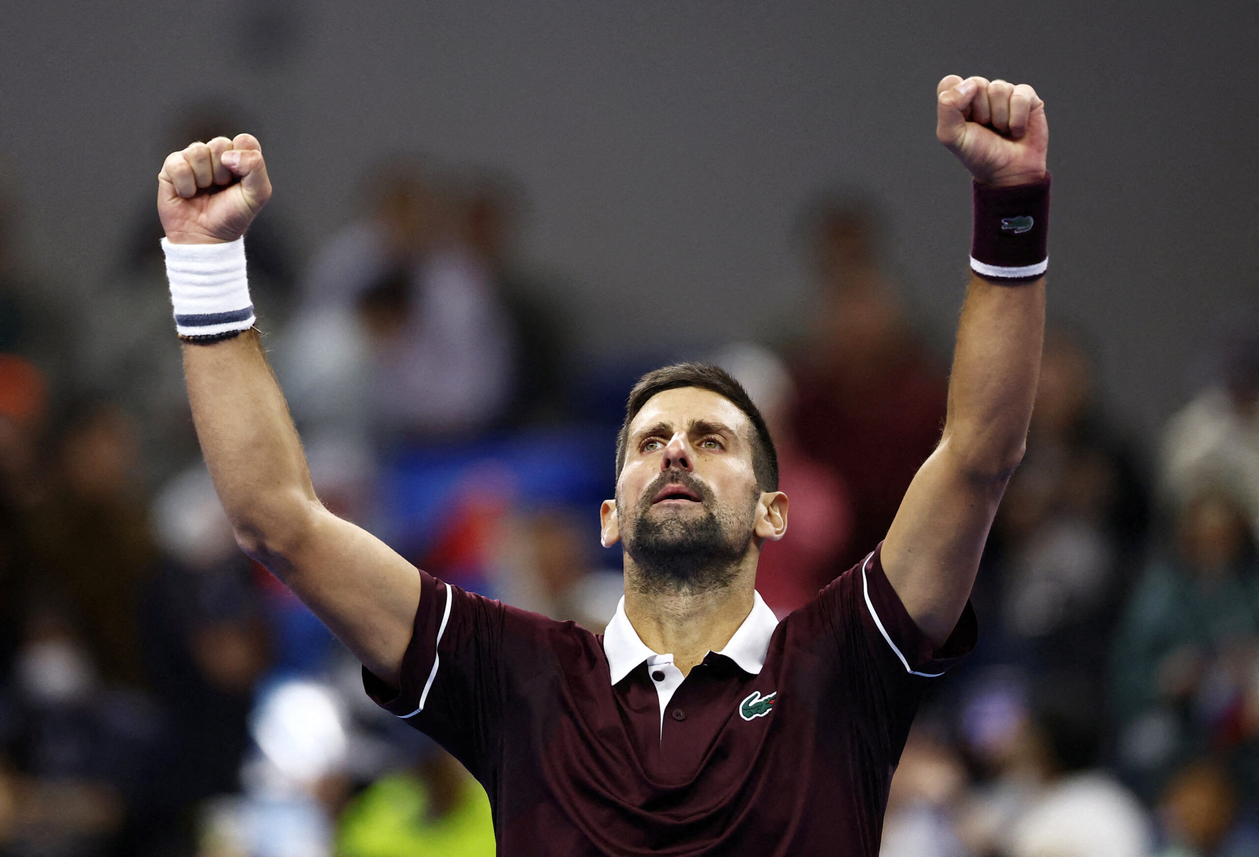 Djokovic supera dores, vence e amplia recorde no ATP 500 de Pequim
