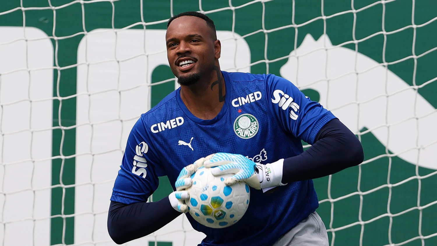 Ex-goleiro defende Carlos Miguel no Palmeiras e prevê convocação