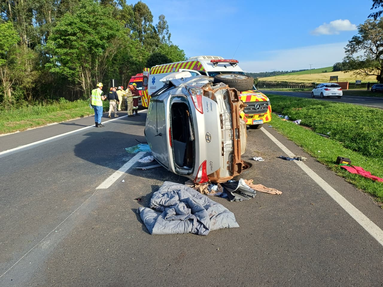 Acidente na BR-376 deixa jovem gravemente ferida em Ponta Grossa