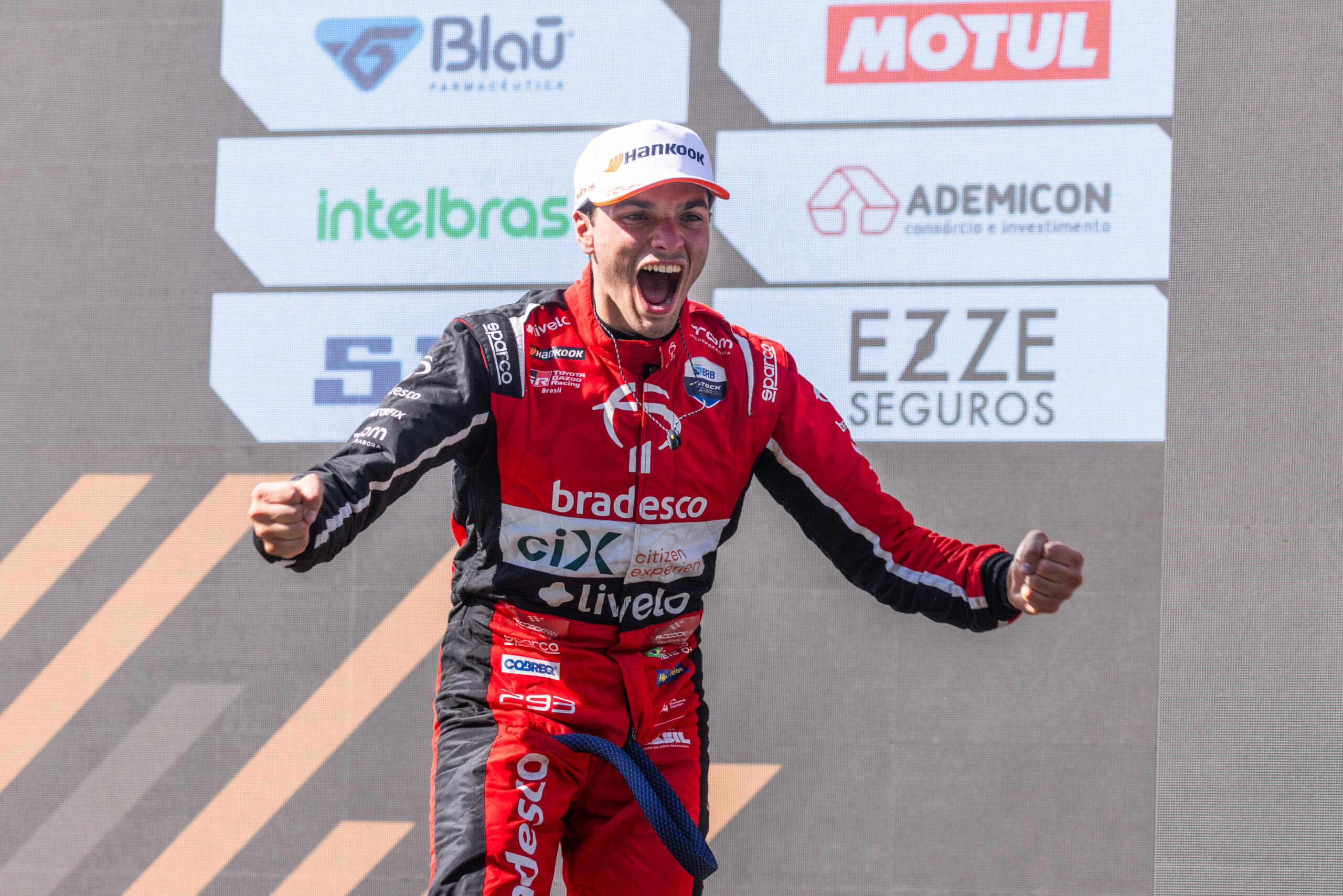 Leo Reis vence sprint da Stock Car de ponta a ponta em Curvelo