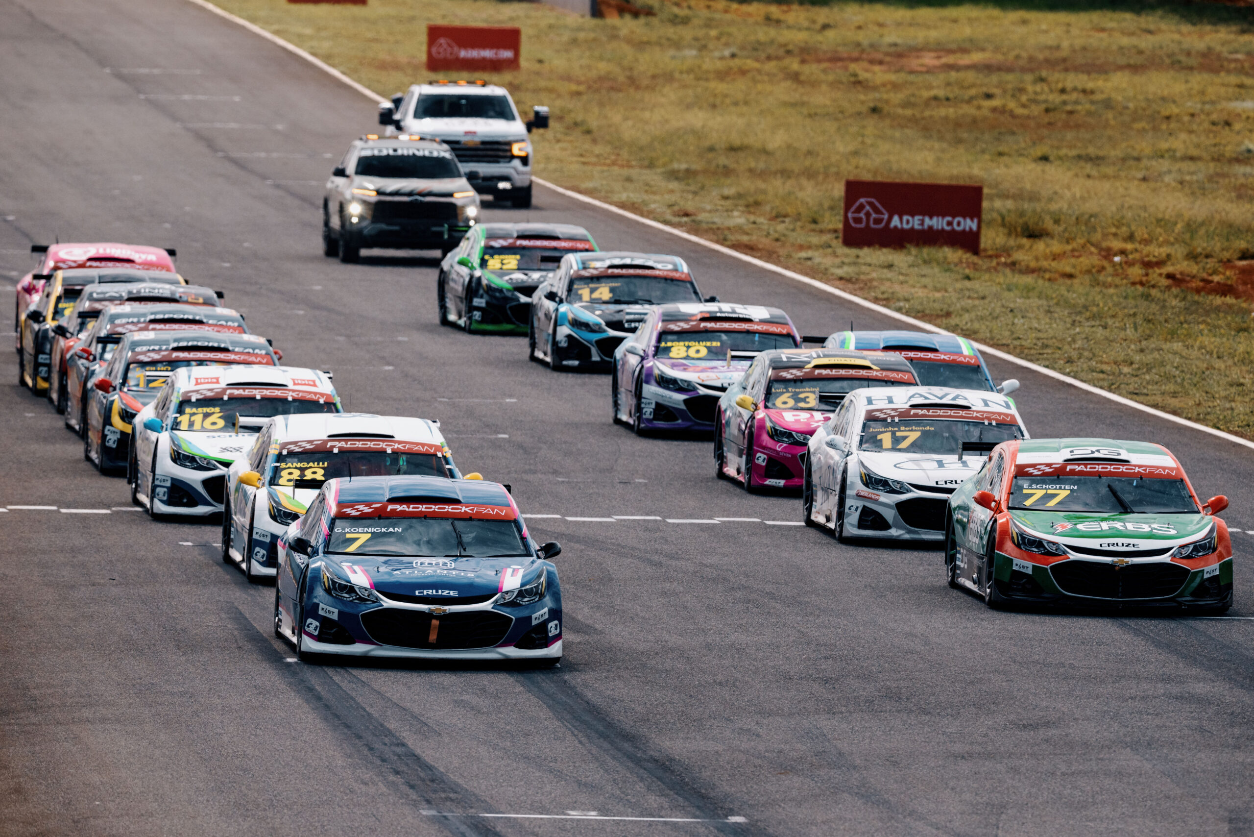 Assista ao vivo à F4 Brasil, Turismo Nacional e Stock Light