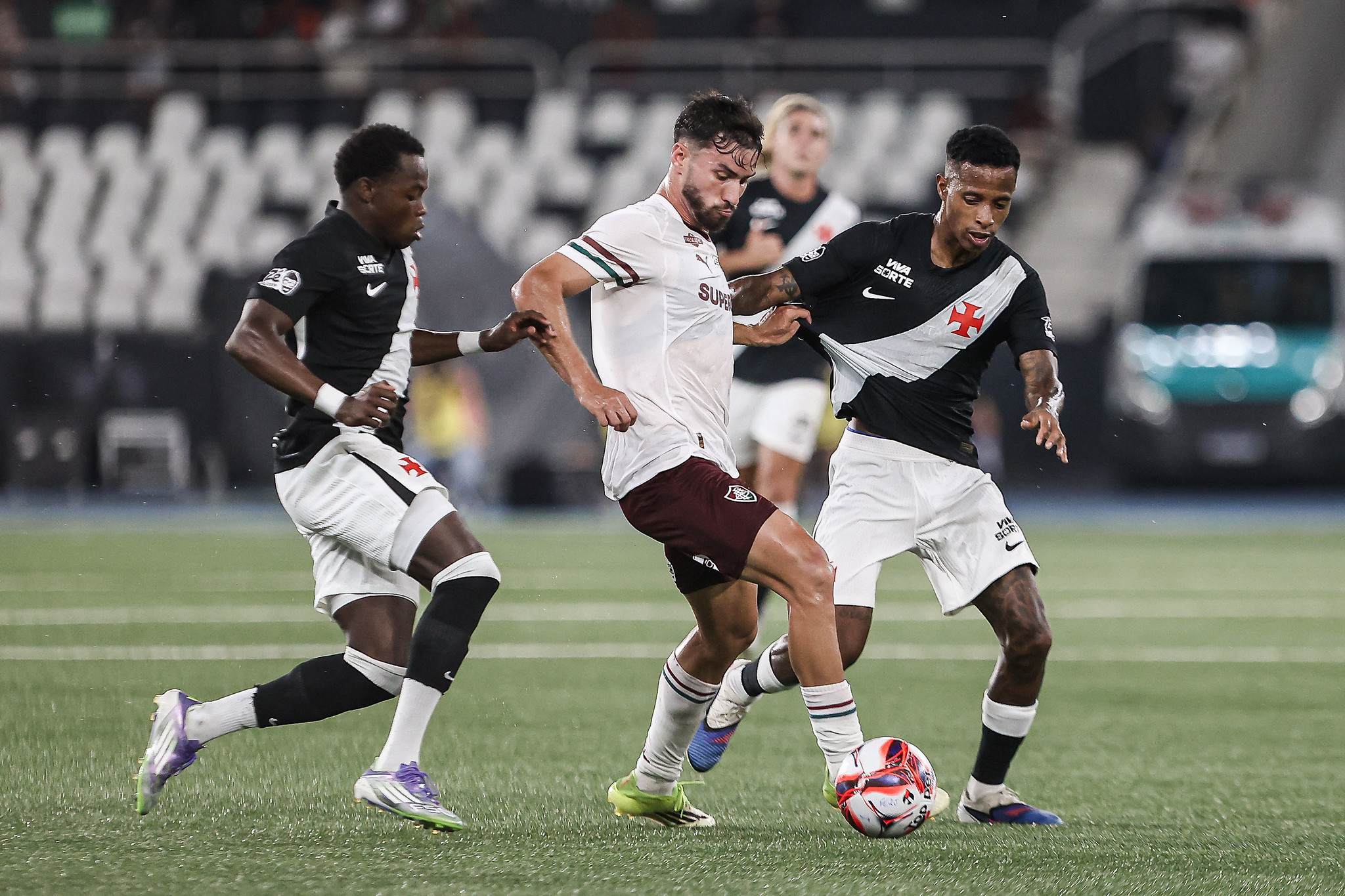 Fluminense x Vasco: veja prováveis escalações para jogo do Brasileirão