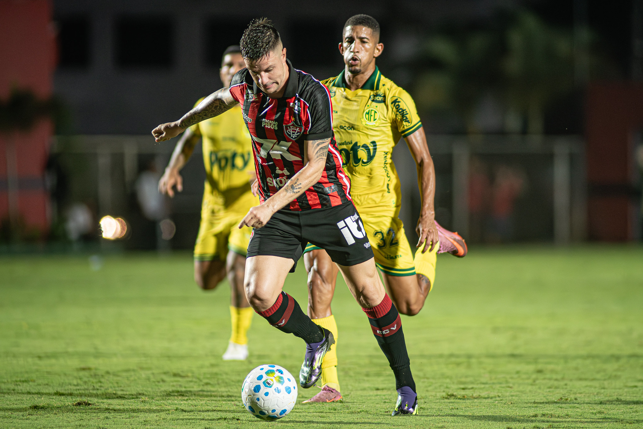 Mirassol x Vitória: escalações definidas para duelo pelo Brasileirão